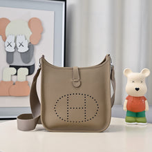 Load image into Gallery viewer, HM146 Hermes Evelyne TPM/PM