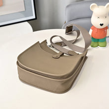 Load image into Gallery viewer, HM146 Hermes Evelyne TPM/PM