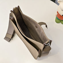 Load image into Gallery viewer, HM146 Hermes Evelyne TPM/PM