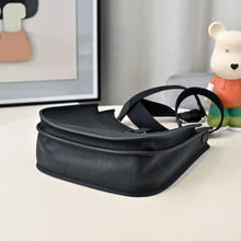 Load image into Gallery viewer, HM142 Hermes Evelyne TPM/PM