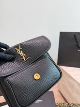 Load image into Gallery viewer, YSK461 Saint Laurent (YSL) Niki Chain Bag / 22 x 17 cm