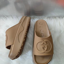 Load image into Gallery viewer, SE1143 Women's Interlocking G Slide Sandal / Size5-11