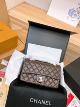 Load image into Gallery viewer, CC862 Classic Handbag / 6 × 9.9 × 2.5 in