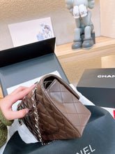 Load image into Gallery viewer, CC862 Classic Handbag / 6 × 9.9 × 2.5 in