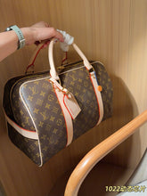 Load image into Gallery viewer, LB1448 Louis Vuitton Keepall Bandoulière 40 / 40 x 28 x 21 cm