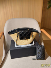 Load image into Gallery viewer, CC1391 Chanel Raffia Tote Bag / 18 x 19 x 12 cm