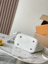 Load image into Gallery viewer, LB1131 Blossom PM / HIGHEST QUALITY VERSION / 7.9 x 7.9 x 4.9 inches