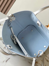 Load image into Gallery viewer, LB1131 Blossom PM / HIGHEST QUALITY VERSION / 7.9 x 7.9 x 4.9 inches