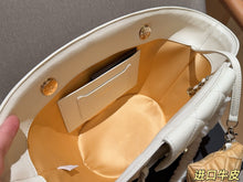 Load image into Gallery viewer, CC1392 Chanel Raffia Tote Bag / 18 x 19 x 12 cm