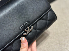 Load image into Gallery viewer, CC1011 CC Clutch with Chain / 4.8 × 7.5 × 1.4 in