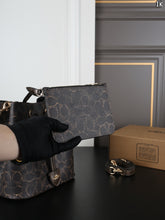 Load image into Gallery viewer, COH003 COACH Rowan Bucket Bag / 21 x 21 cm