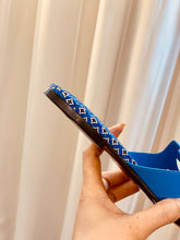 Load image into Gallery viewer, SE1136 LV Isola Flat Mule / Size5-11