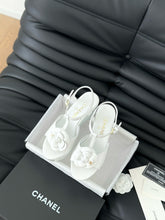 Load image into Gallery viewer, SE1396 CC Sandals / Size5-10