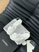 Load image into Gallery viewer, SE1396 CC Sandals / Size5-10