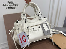 Load image into Gallery viewer, BCG072 Balenciaga Classic City Bag / 24 x 15 cm
