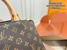 Load image into Gallery viewer, LB1452 Louis Vuitton Montaigne MM / 28 x 21 x 12 cm