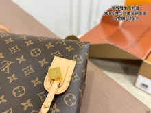 Load image into Gallery viewer, LB1452 Louis Vuitton Montaigne MM / 28 x 21 x 12 cm