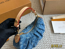 Load image into Gallery viewer, LB1338 Pochette Valley / 8.3 x 5.9 x 2.8 inches