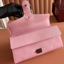 Load image into Gallery viewer, GC788 Gucci Dionysus Medium Shoulder Bag / HIGHEST QUALITY VERSION / 28 x 14 x 7 cm