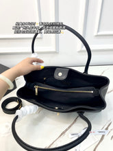 Load image into Gallery viewer, CC1393 Chanel Cerf Tote Bag / 33 x 17.5 cm