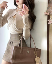Load image into Gallery viewer, CC1393 Chanel Cerf Tote Bag / 33 x 17.5 cm