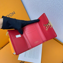 Load image into Gallery viewer, LB1211 Capucines Compact Maxi Wallet / 5.3 x 3.7 x 1.2 inches