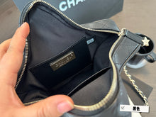 Load image into Gallery viewer, CC877 Star Handbag / 8.8 × 8.8 × 2.3 in