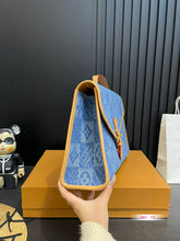 Load image into Gallery viewer, LB1214 Messenger Bag / 15x9.8x2.7inch