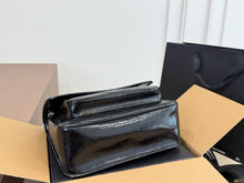 Load image into Gallery viewer, YSK463 Saint Laurent Niki Medium Shoulder Bag / 27 x 20 cm