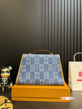 Load image into Gallery viewer, LB1214 Messenger Bag / 15x9.8x2.7inch