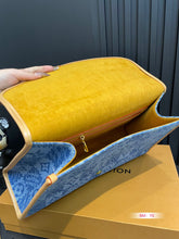 Load image into Gallery viewer, LB1214 Messenger Bag / 15x9.8x2.7inch