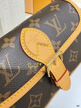 Load image into Gallery viewer, LB1458 LV Nano Diane Bag / 19 x 10.5 x 6 cm