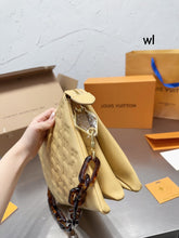 Load image into Gallery viewer, LB869 Coussin PM / 10.2 x 7.9 x 4.7 inches