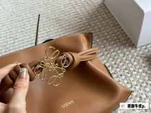 Load image into Gallery viewer, LWE033 Flamenco Purse Bucket / 9.4x7.8x6.3inch