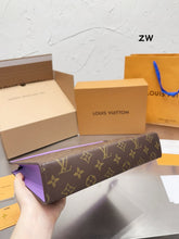 Load image into Gallery viewer, LB897 Pochette Voyage MM / 10.6 x 8.3 x 2.4 inches