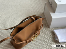 Load image into Gallery viewer, LWE033 Flamenco Purse Bucket / 9.4x7.8x6.3inch