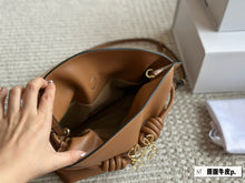 Load image into Gallery viewer, LWE033 Flamenco Purse Bucket / 9.4x7.8x6.3inch