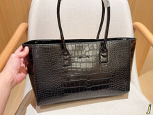 Load image into Gallery viewer, CC1401 Chanel 26S Crocodile-Embossed Tote Bag / 38 x 24 x 13 cm