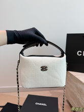Load image into Gallery viewer, CC1406 Chanel 25A Vanity Case / Bouclé & Leather / 16cm