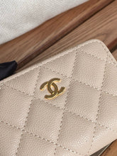 Load image into Gallery viewer, CC967 Classic Zipped Coin Purse / 2.9 × 4.3 × 0.8 in