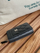 Load image into Gallery viewer, CC966 Classic Zipped Coin Purse / 2.9 × 4.3 × 0.8 in