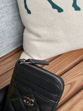 Load image into Gallery viewer, CC966 Classic Zipped Coin Purse / 2.9 × 4.3 × 0.8 in