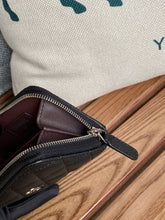 Load image into Gallery viewer, CC966 Classic Zipped Coin Purse / 2.9 × 4.3 × 0.8 in