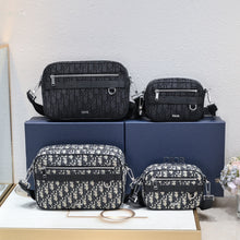 Load image into Gallery viewer, MBG070 Mini/Small Safari Bag with Strap