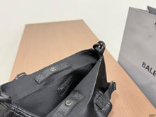 Load image into Gallery viewer, BCG074 Balenciaga ARMY Messenger Bag / 24x17 cm