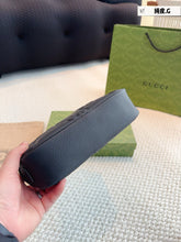 Load image into Gallery viewer, GC617 Ophidia Large Cosmetic Case / 9.4x2.3x5.9inch