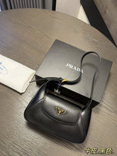 Load image into Gallery viewer, PD293 Small Leather Shoulder Bag / 9.8x5.9inch