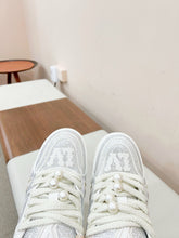 Load image into Gallery viewer, SE1282 LB Trainer Maxi Sneaker / Size5-11