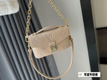 Load image into Gallery viewer, LB952 Pochette Métis East West / 8.5 x 5.3 x 2.4 inches