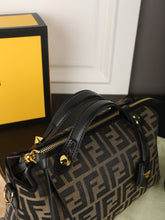 Load image into Gallery viewer, FF294 By The Way Selleria Medium / 11x5.1x6.7inch